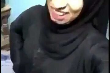 محجبة بتصور نفسها لحبيبها - سكس مصري