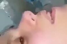 كيعجبني دخلو في ترمتي - سكس مغربي