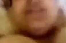 قالت له متخرجوش خليه جوا - سكس مصري