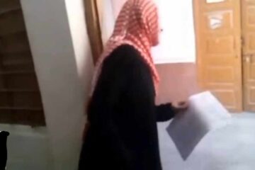 معلمة محجبة مع زميلها في العمل داخل المدرسة - سكس مصري