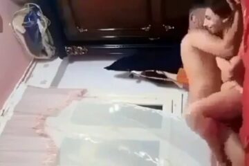 سكس مصرية تخون زوجها في غرفة النوم وبتقوله بالراحة على كسي - سكس عربي