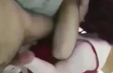 سكس عراقي زوجة تلعب بزبر زوجها وترضع زبر صديقه في نفس الوقت - سكس عربي
